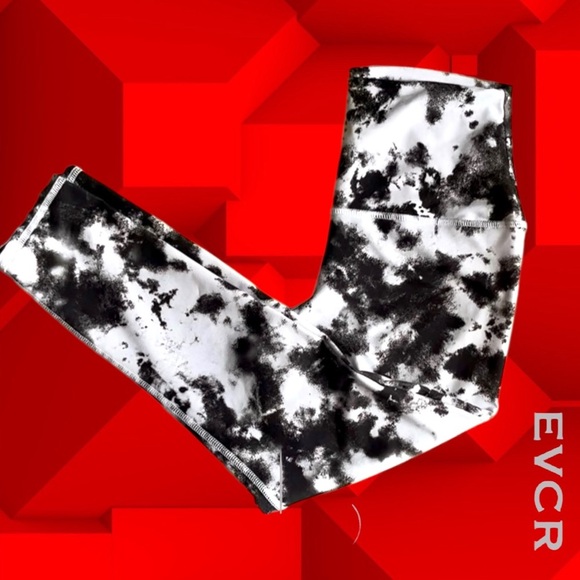 EVCR Black and White Tie-Dye Leggings - Picture 5 of 7